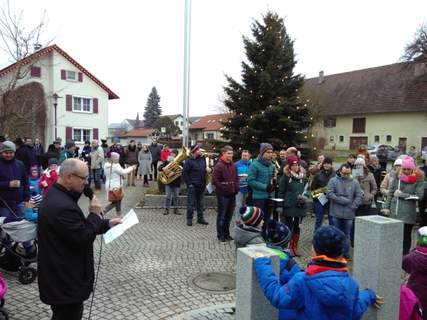 OV Ansgar Kleiner (links) bei seiner Ansprache (Foto: Michael Kberle)