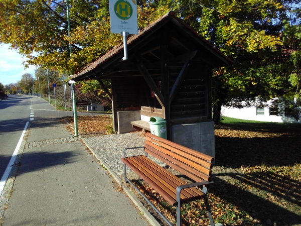 Mitfahrerbnkle in Sieen bei der Bushaltestelle (Foto: Michael Kberle)