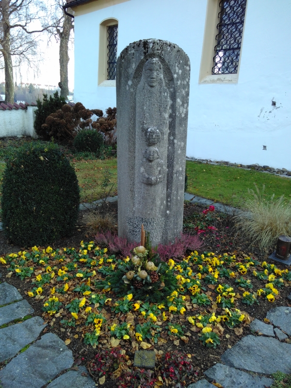 Gedenkmal fr die Opfer des Lagers in Sieen im Zweiten Weltkrieg (Foto: Michael Kberle)