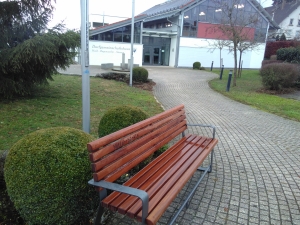 Mitfahrerbnkle in Bogenweiler beim Dorfgemeinschaftshaus (Foto: Michael Kberle)